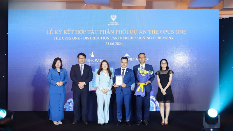 Việt Á Land - Đại lý phân phối chính thức dự án The Opus One Việt Á Land - Đại lý phân phối chính thức dự án The Opus One